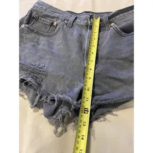 Levi's 501 Shorts Womens W30 Button Fly Frayed Hem Dark Wash Whisker Mid Rise thumbnail 2