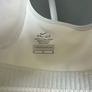 Nike sports bra thumbnail 2