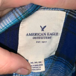 American Eagle blue tartan plaid flannel M boyfriend fit button down shirt thumbnail 3