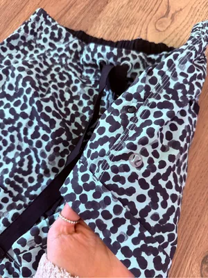 Lululemon spring break shorts thumbnail 2