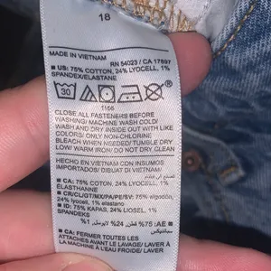 Old Navy Extra High Rise Sky Hi Wide Leg Jeans Secret Smooth Pockets thumbnail 8