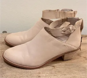 Kelsi Dagger Brooklyn Tan Leather Cutout Ankle Booties‎ Size 9 thumbnail 1
