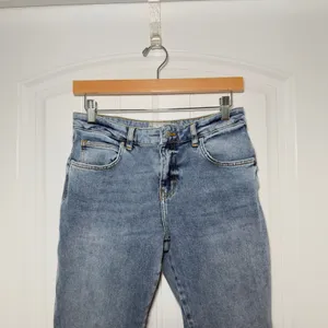 Free People Women‎ 28R Mid Rise Cropped Flare Distressed Hems Boho Hippie Jeans thumbnail 3