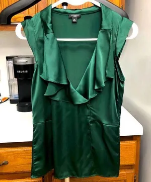 Ann Taylor Green silk blouse top Flounce Ruffle Petite 6 thumbnail 1