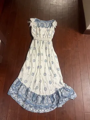 Kindred Blue and White Floral Maxi Dress thumbnail 2