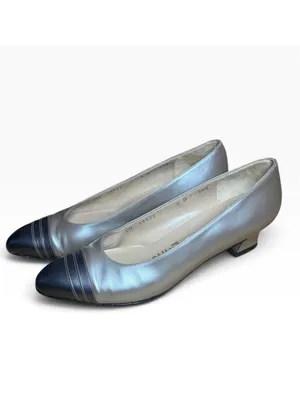 Women's Salvatore Ferragamo Heels Size 8 Beige and Blue Cap Toe Pumps thumbnail 3