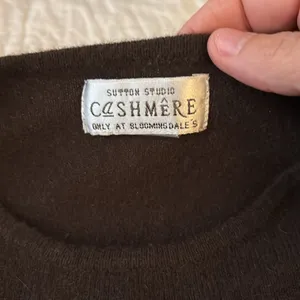 Bloomingdale’s cashmere small dark brown sweater gorgeous thumbnail 2