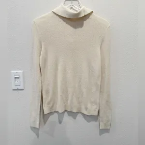 NILI LOTAN x TARGET Back Button Turtlenck Sweater in Ivory‎ thumbnail 2
