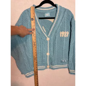 Taylor Swift 1989 Taylor's Version Cardigan Blue Seagull XS/SM Official Merch thumbnail 8