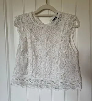 Forever 21 Lace Tank thumbnail 1
