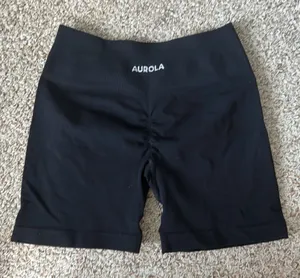 Aurola Amazon Shorts thumbnail 1