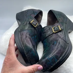 Sanita clogs faux snakeskin size 9 clogs thumbnail 5