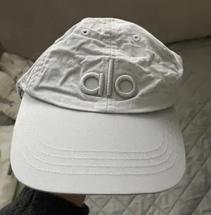 Alo Yoga hat thumbnail 1