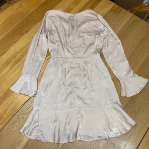 Altar'd State Womens Tan‎ Satin Ruffle Mini Dress Long Bell Sleeve XS 9963P-AS thumbnail 4