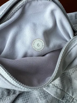 Lululemon Speed Up Light Gray Athletic Active Woman’s Shorts Size 6 thumbnail 9