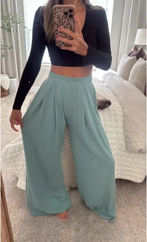 Lainsnow flowy pants Green Size M thumbnail 1