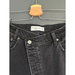 Abercrombie and Fitch High Rise The 90s Crossover Micro Mini Skirt Black Size 31 thumbnail 2