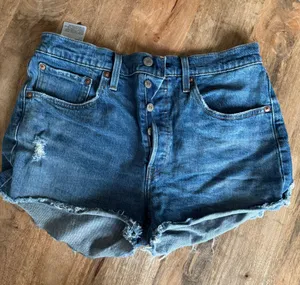 Levi’s Denim Shorts thumbnail 1