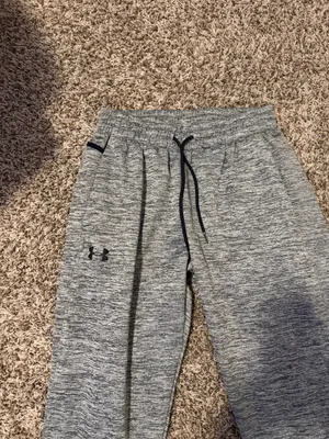 Women’s sz M Under Armour Sweatpants thumbnail 2