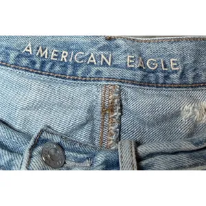 American Eagle Womens Size 6 90s Boyfriend Shorts Blue Denim Distressed Cut Off thumbnail 4