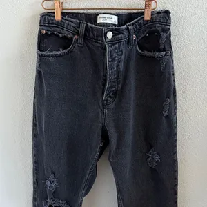 Abercrombie & Fitch The Dad High Rise Distressed Black Jeans 28 | 6S thumbnail 4