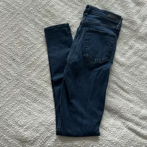 Abercrombie Super Skinny High-Rise thumbnail 2