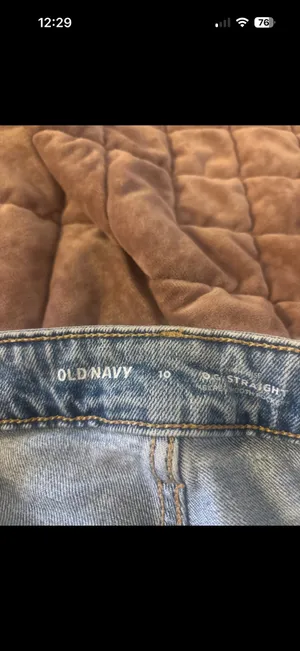 Old navy shorts  thumbnail 2