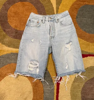 Levi’s 501 Cut Off Frayed Distressed Light Wash Bermuda Shorts Size 26 Waist thumbnail 1