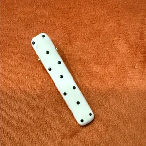 Set of Stylish Hair Clips in Neutral Tones thumbnail 3