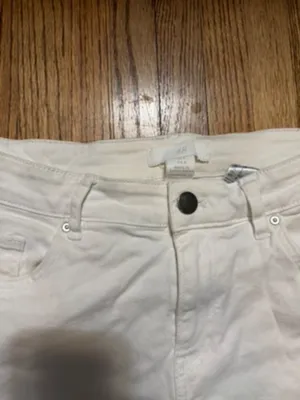 H&M white jean shorts thumbnail 2