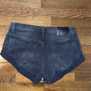 One Teaspoon Black Bandit Jean Shorts thumbnail 3