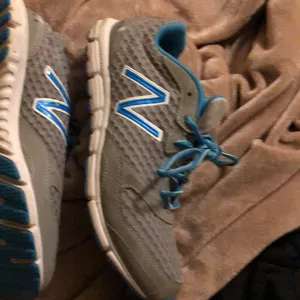 New Balance 630V2 sneakers size 10 great shape gray and teal breathable comfort thumbnail 7