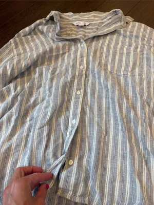 Old Navy The Boyfriend Shirt in Blue & White Button-Down Large - C73-040 thumbnail 3