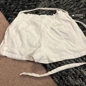 NWT revolve mp|c medium white shorts‎ thumbnail 6