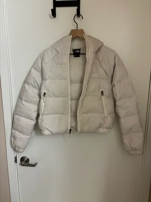 The North Face Women’s Hydrenalite Down Hoodie XS White 600 Fill Puffer Jacket Description: The North Face Women’s Hydrenalite Down Hoodie in white, size XS thumbnail 3