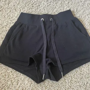 H&M Divided Comfy Lounge Shorts thumbnail 1