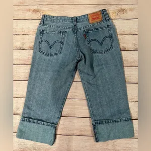 Levi’s cropped blue jeans, size 7 thumbnail 2