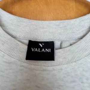 VALANI New York City Crewneck‎ Sweatshirt Grey NYC Graphic Long Sleeve Top L thumbnail 4