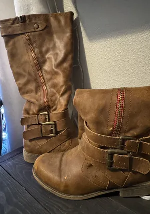 Boots Tan Size 8 thumbnail 2