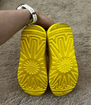 Ultra Mini UGG Classic Women’s thumbnail 4