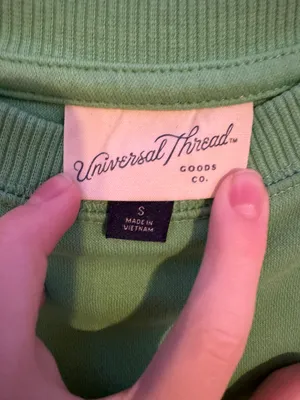 Universal Threads target crewneck thumbnail 2