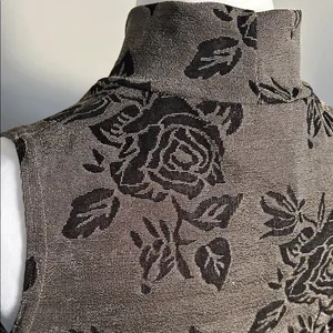 Baranda Vintage Shimmer Floral Sleeveless Mock Neck Top thumbnail 4
