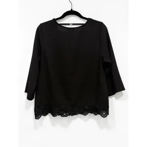 Everly Black 3/4 Sleeve Top Lace Hem Blouse Size Large thumbnail 2