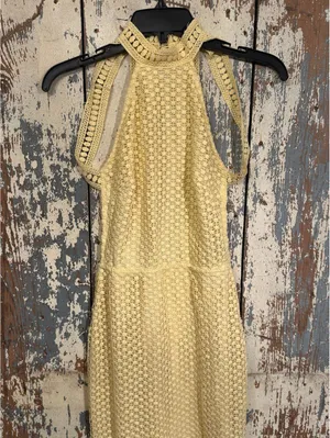 PrettyLittleThing Lemon Yellow lace Backless Midi Dress, size 6 thumbnail 4