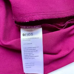 FIGS Casma Three Pocket V-Neck Scrub Top thumbnail 3