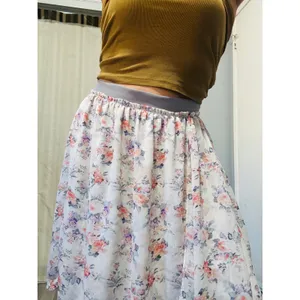 MIKAROSE Women Floral Chiffon Midi Skirt Gray‎ Waistband Ruffle Hem Size M thumbnail 3