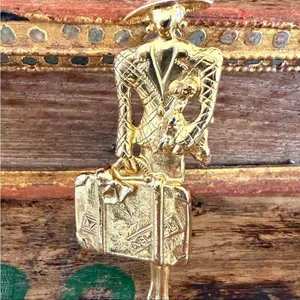 Figural Traveler Brooch Gold Tone thumbnail 3