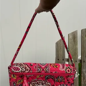 Vera Bradley Knot Just A Clutch Shoulder Bag Pink‎ Paisley Call Me Coral 12x6” thumbnail 4