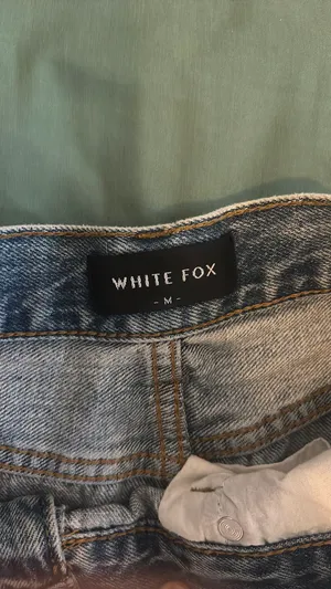White fox Boutique straight leg jeans thumbnail 3