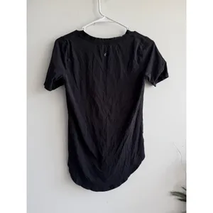 Lululemon Love Tee V Black Short Sleeve V-Neck Shirt Curved Hem Size‎ 4 thumbnail 2